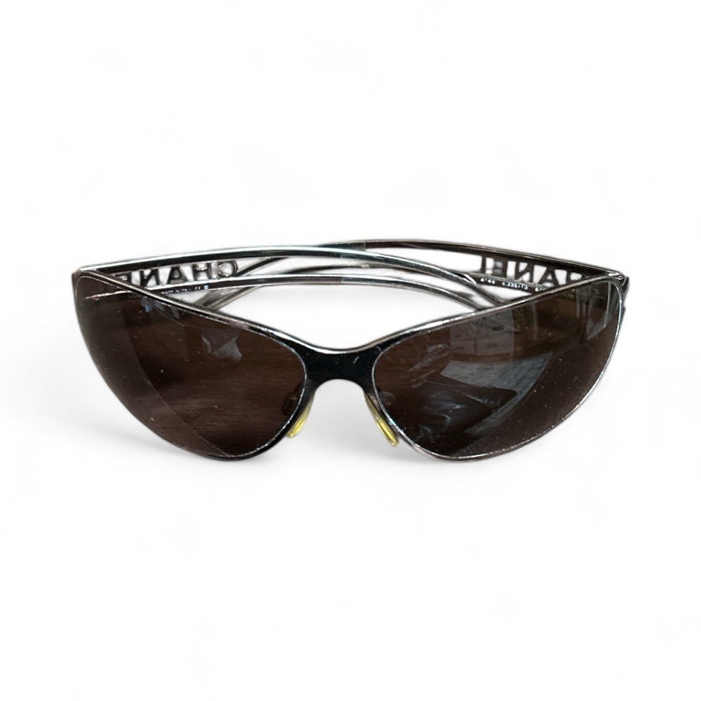 CHANEL Black and Rose Gold Sunglasses - Picture 5 of 12
